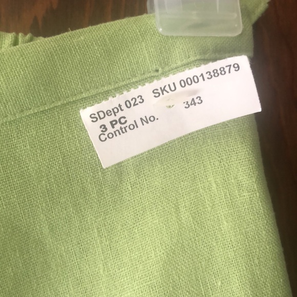 3 piece capri outfit. Small - Picture 5 of 9